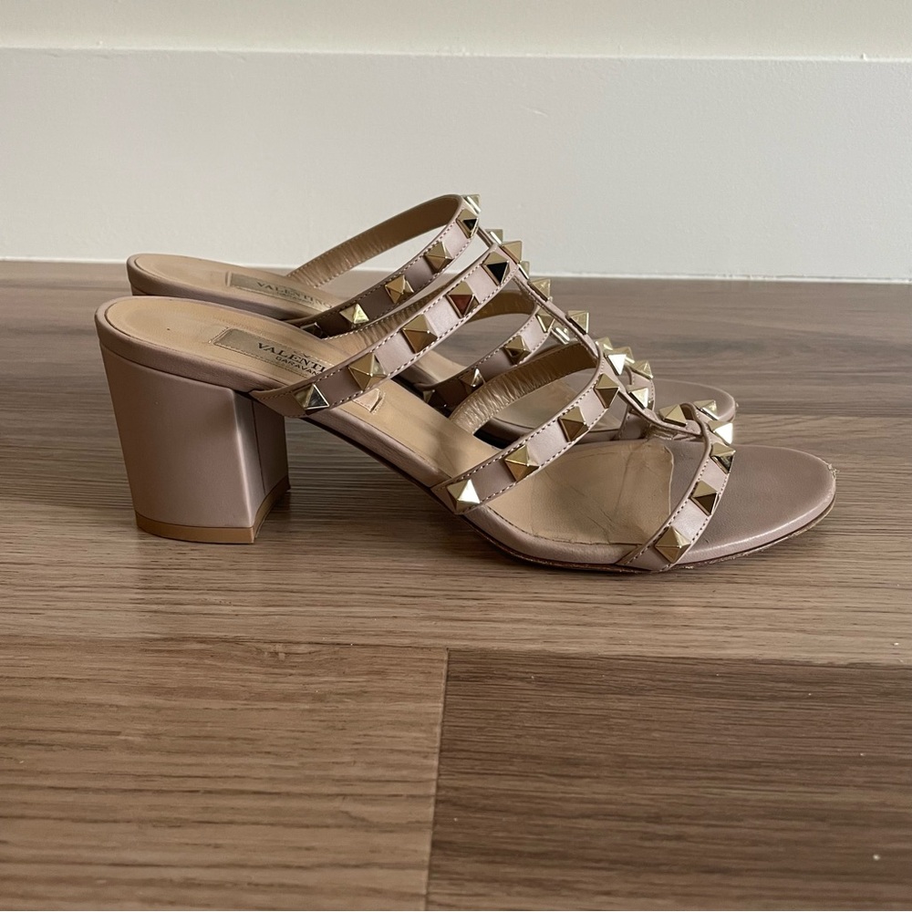 Valentino Garavani Rockstud 60MM Metallic Calfskin Leather Slide Sandals - Picture 4 of 5